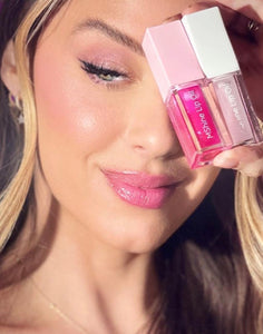Mariela Bagnato with the Lip Oil you'll fall in love with
